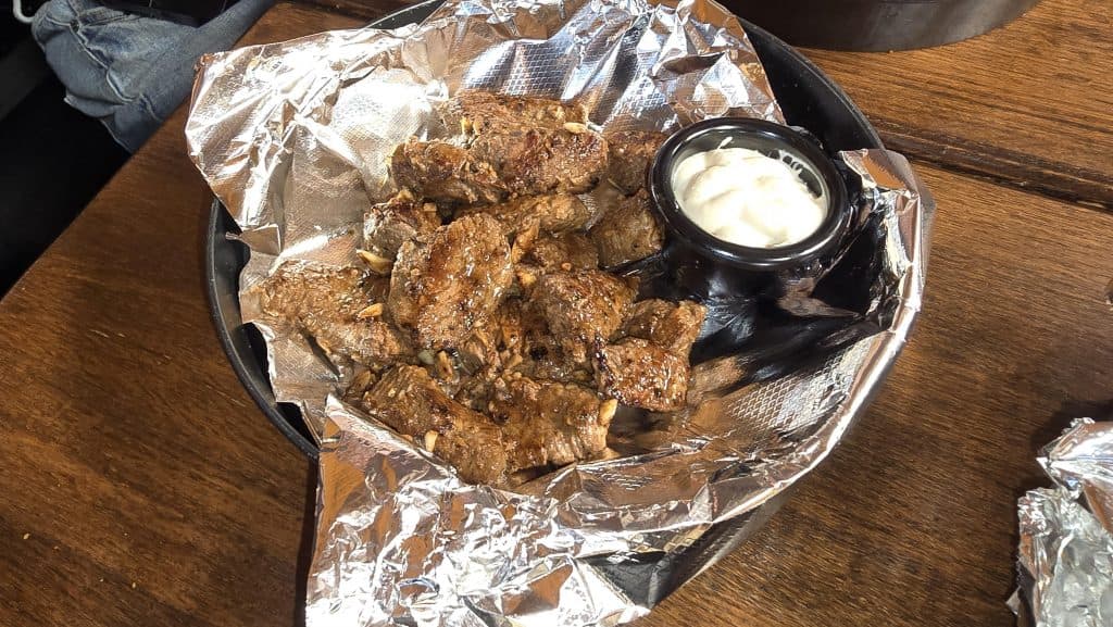 Garlic butter steak bites with horseradish cream sauce
